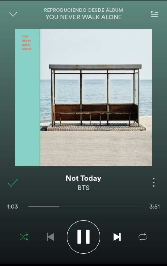 MuiZadrot's tweet photo. Когда включили BTS-"NOT TODAY": https://t.co/LxvLD8uRD4