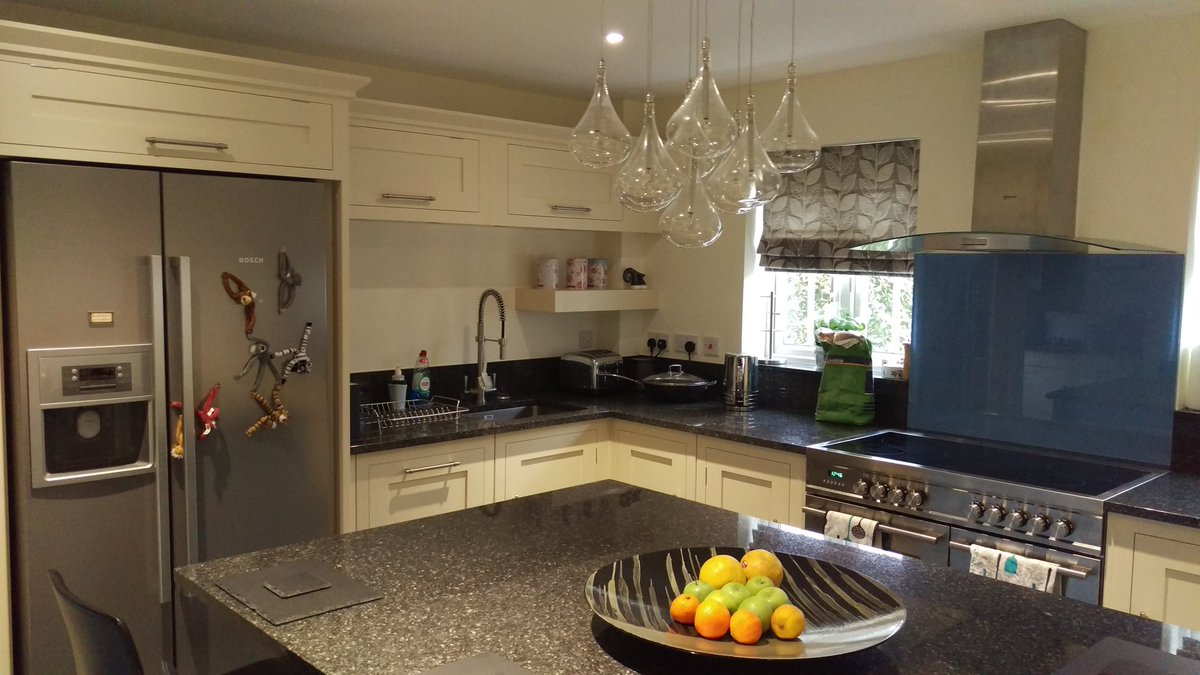 ElcamProperty's tweet photo. A recently finished kitchen refurbishment in partnership with Harvey Jones Bespoke Kitchens https://t.co/suM5Gdy7TR