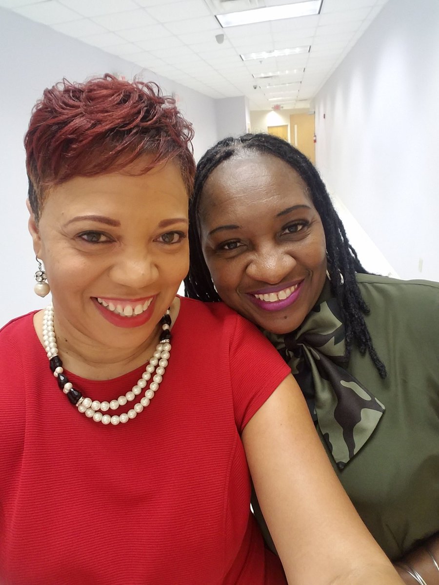 veeangell's tweet photo. Sunday Selfie with my team leader Minister Darlene @darla_sue #OATM #shepushesme https://t.co/mSwZqcqYYN