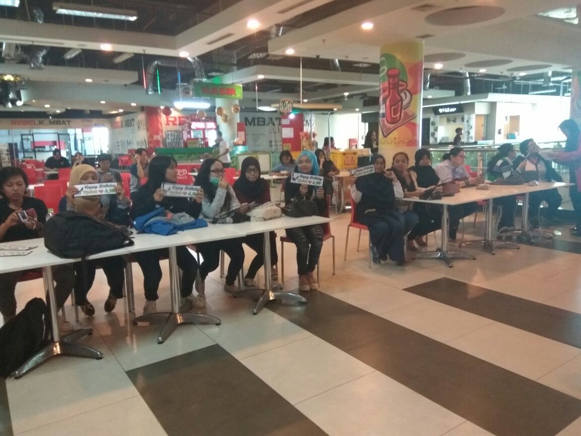 BAP_Bandung's tweet photo. First time we meet after hiatus 😄 thank you #BAP #BABY #BabyzIDForeverWithBAP
#BabyzBandung
#Yjaybabyday
#HappyUpieDay
#종업이생일
#5YearsWithBAP https://t.co/aykgxVPRJQ