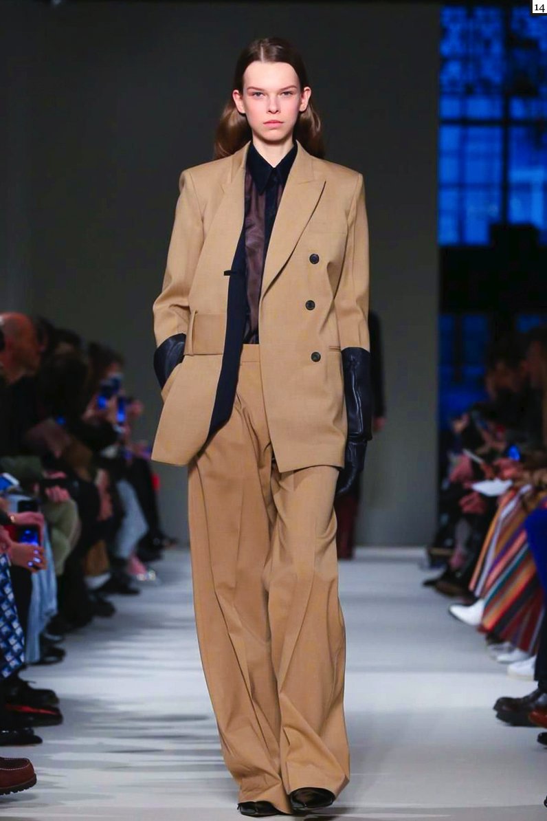 VB_collections's tweet photo. #VB_Collections
❤️ New collection #VBAW17 ❤️
#VictoriaBeckham @victoriabeckham https://t.co/Y1P9jJsNsm