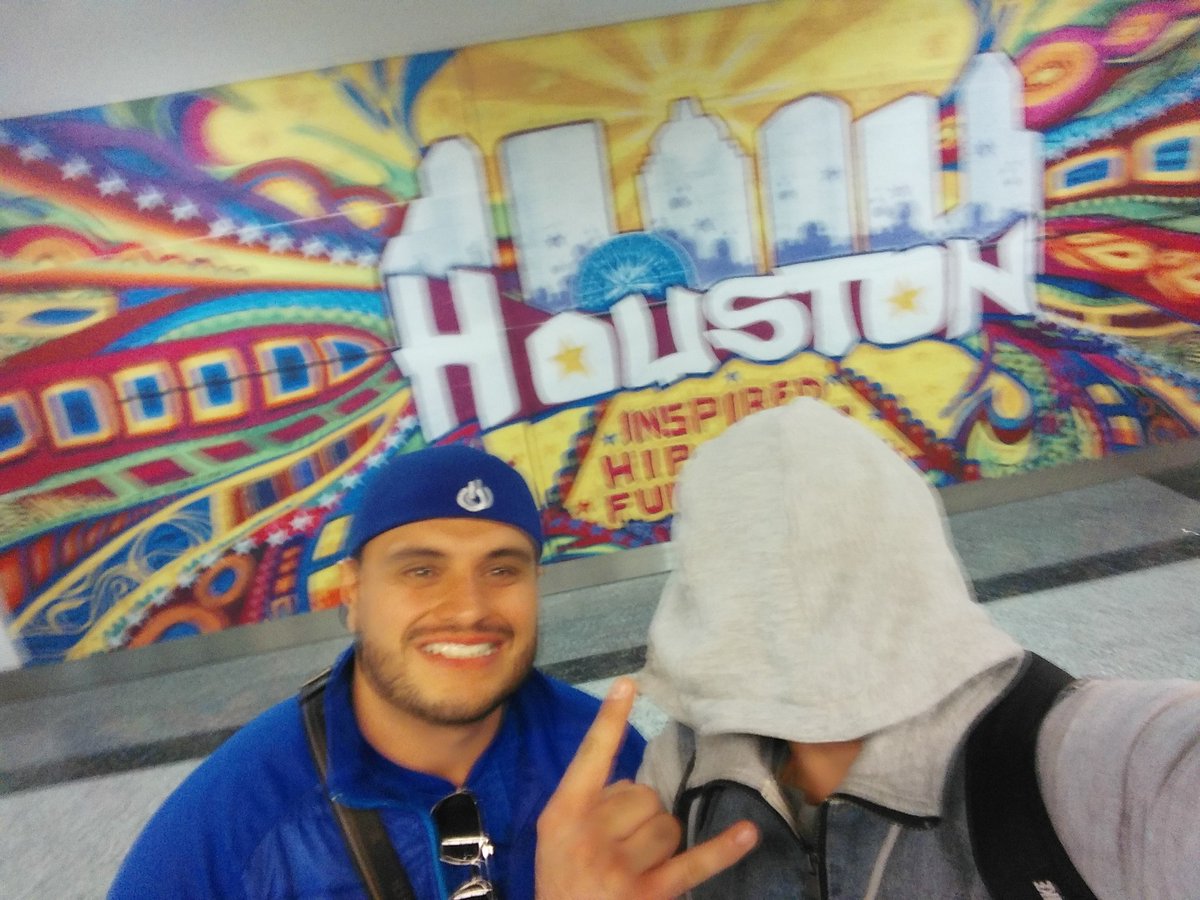 Gracias a todos los #psycholocos por su apoyo ayer en Cuautitlán espero regresar pronto y hoy ya llegando a Houston nos vemos en Los Rieles.