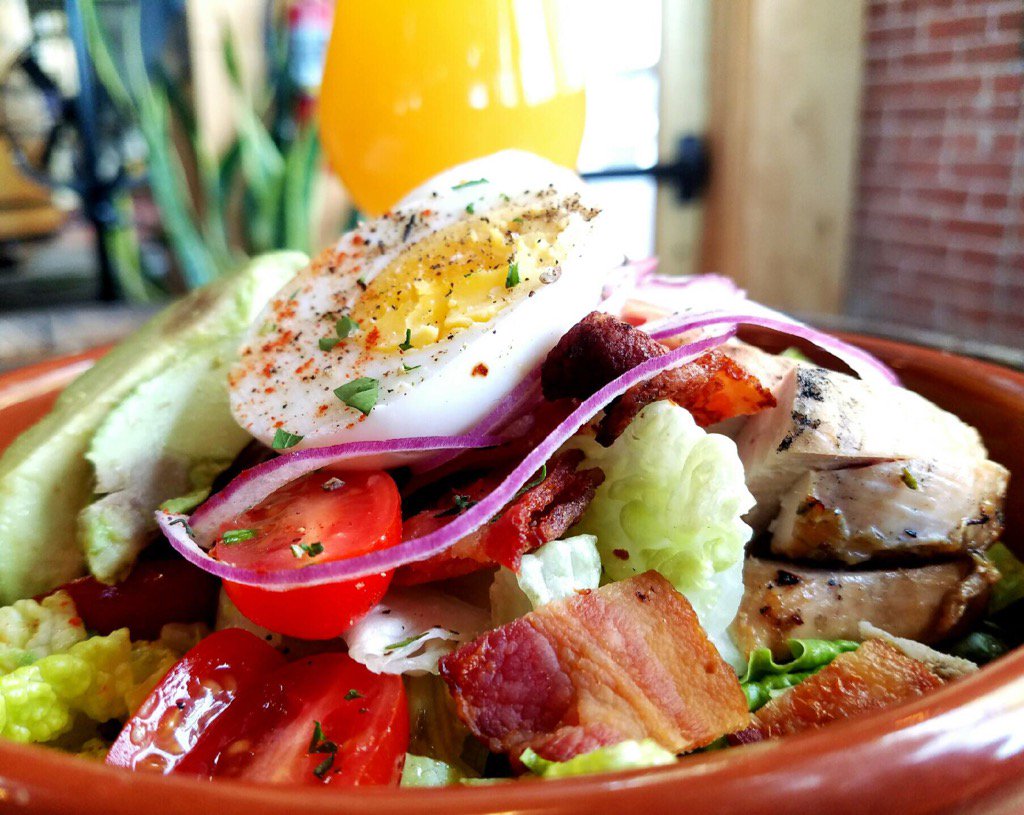 cheeseannex's tweet photo. Brunch Cobb salad @cheeseannex inside of @CommonsBrewery today 12 to 3! #brunch # craft beer # yum https://t.co/ZCenO2AIQs