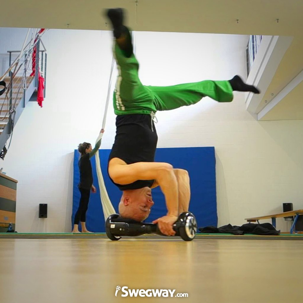 iSwegwayCom's tweet photo. Now this is one impressive #swegway trick! Bet there’s not many of you that can do this… #swegway #swegways #hoverboard https://t.co/INiNJvsVPb