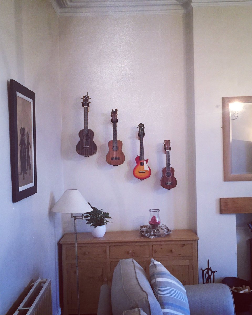 Splendid_Jim's tweet image. She let me hang them on the wall; best girl ever !
#Ukeulele #MyWall