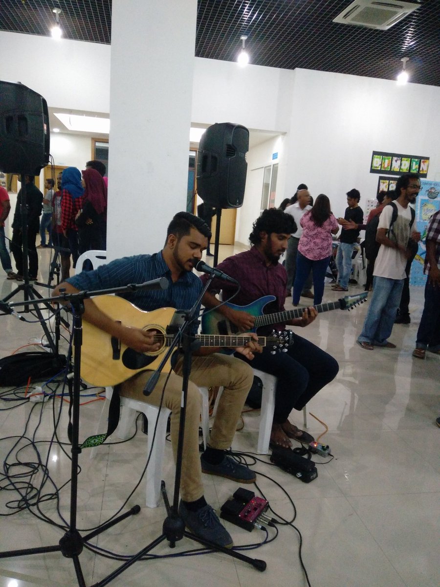 schanmer's tweet photo. Live music by @YJHAMEED , thank you @SQMevents for providing sound. Come check out the live performances guys! https://t.co/73A3CLNS8w