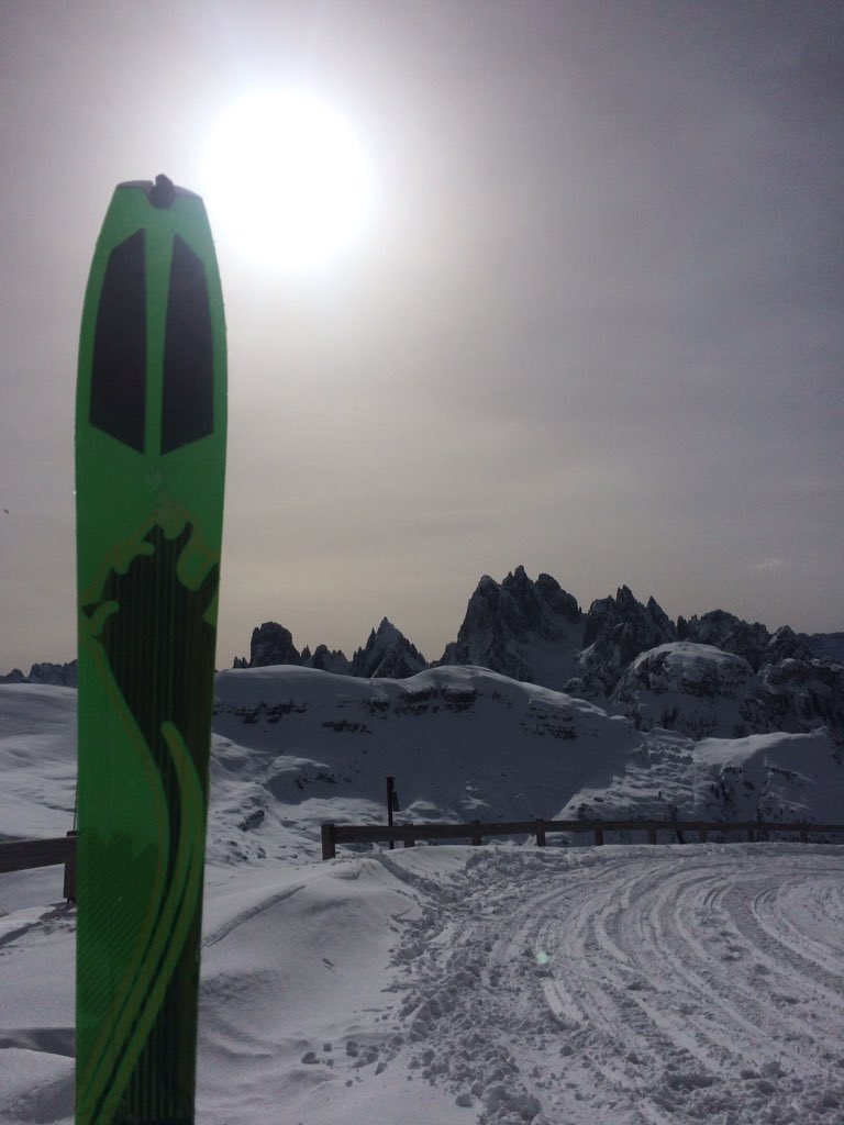 delo_giorgia's tweet photo. #pellata in #trecime ! Fantastico!! #dolomiti #misurina #cadini https://t.co/JV8bfgNwfy