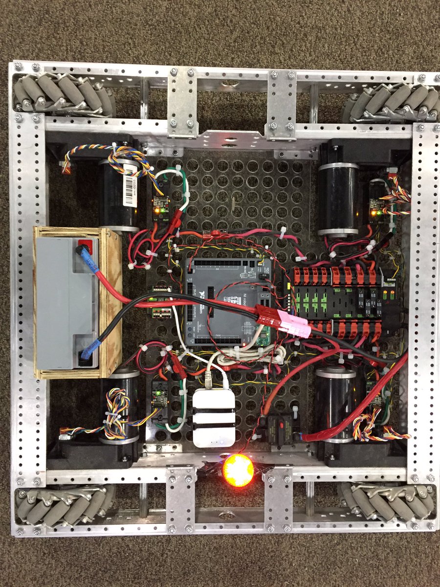 suchitjain's tweet photo. What better than building Robots with @StormgearsFRC on a snowy Sunday @StormgearsFRC @FIRSTweets @SOLIDWORKS #StormNet designed in SWKS PCB https://t.co/G0qHvszB2Q