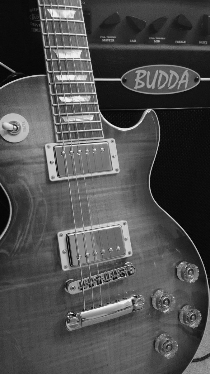 SammyDWheeler's tweet photo. 'Star' working with the Budda Superdrive. Great pairing!! @BuddaAmps @gibsonguitar #superdrive #traditionallespaul https://t.co/hiE7nW0L3Y