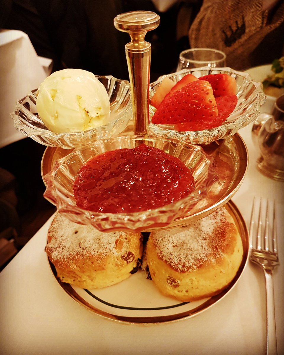 NazaniTea's tweet photo. Cream tea anyone? #creamtea #creamteasundays #scones #strawbs #chelsea #kr #thekr #ivychelseagarden #strawberryjam #heaven #yum #nazanitea https://t.co/1iqpkAsuTB