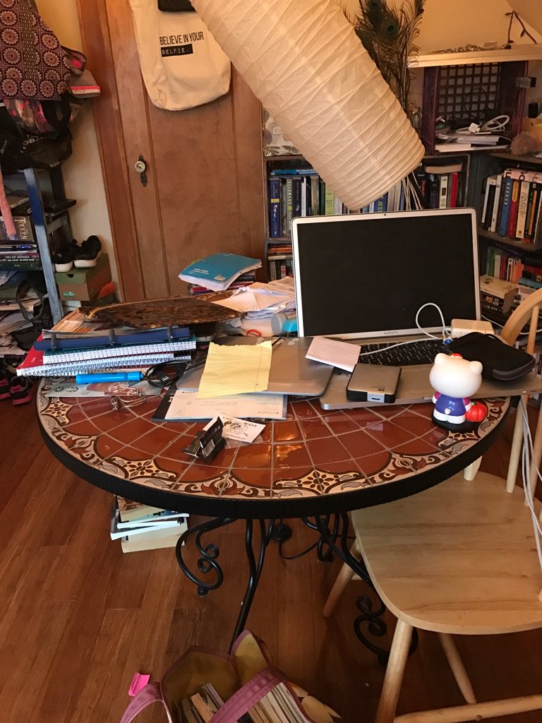 JillWrites's tweet image. Bought this tiled table @pier1 but I'm still shuffling it around the room. (And that's my MacBook 2009-2012.) Gotta get archivey. #backwork