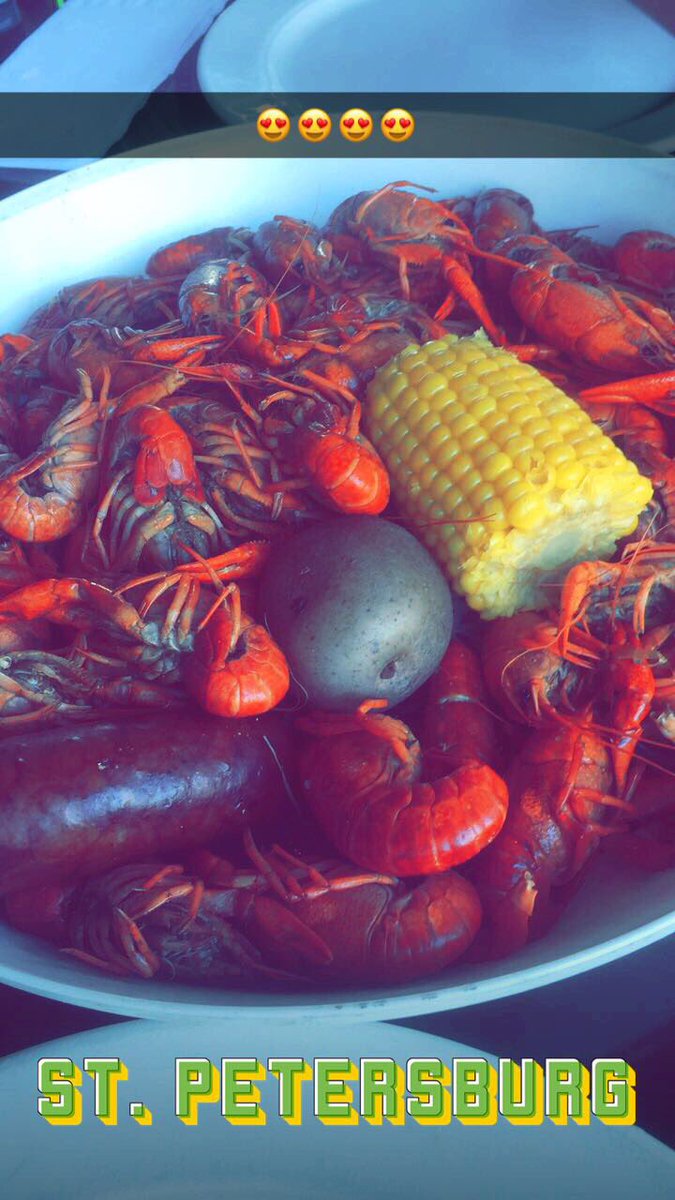 MiNiTice's tweet photo. Ricky P's did not disappoint! #seafood #tasteofhome #explorestpete https://t.co/uWGWb9SGpi