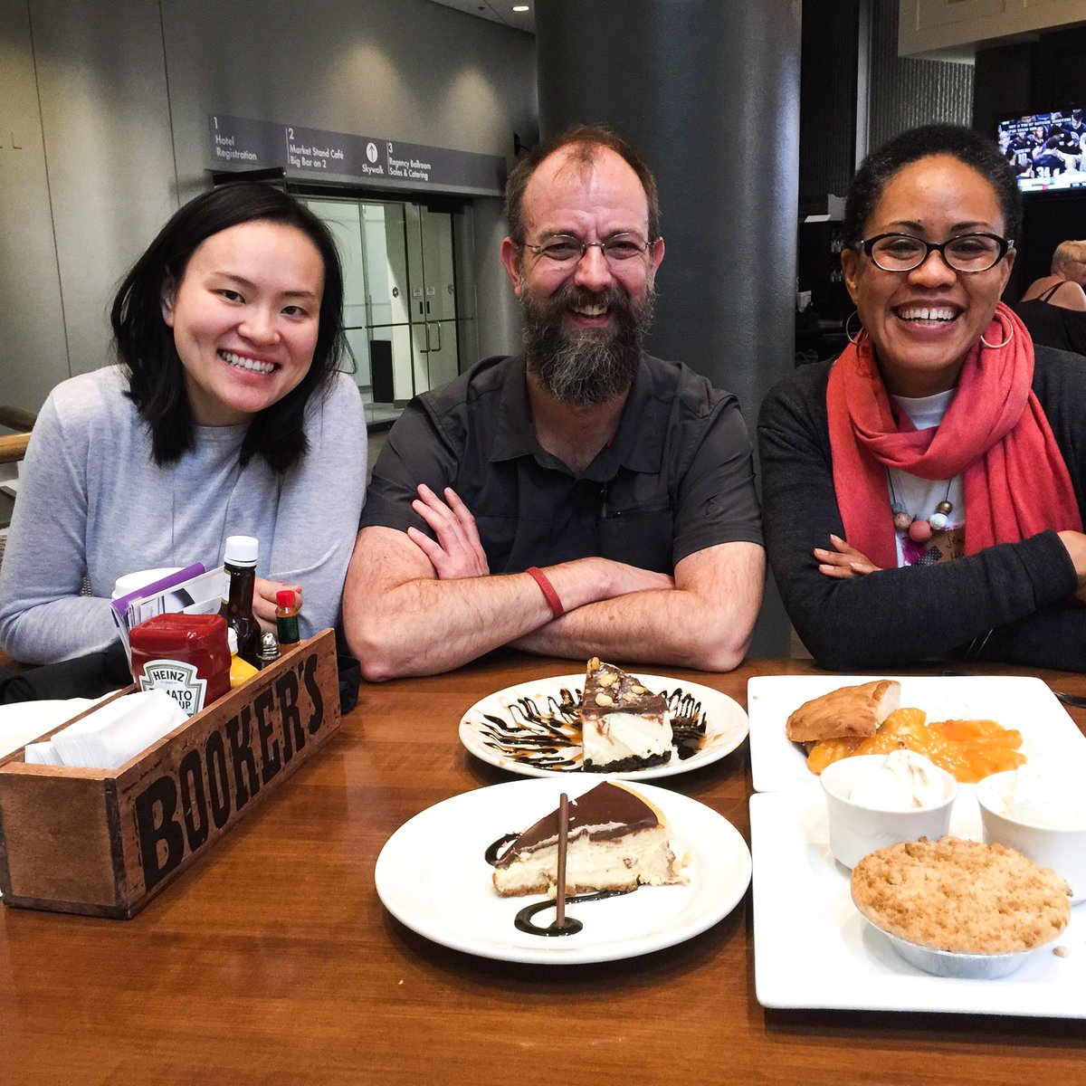 YaoChengDesign's tweet photo. What a great lunch meeting fellow creatives &amp; keynote speakers at @midwestcraftcon! It was inspiring to have met Chris Glass &amp; @jenhewett! https://t.co/ZCnycSDW4r