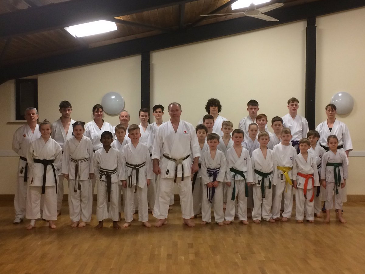 ShinkoKarate's tweet photo. 2 excellent classes with Sensei Brennan on Friday evening thanks to everyone who trained https://t.co/3HBt7IYgOY