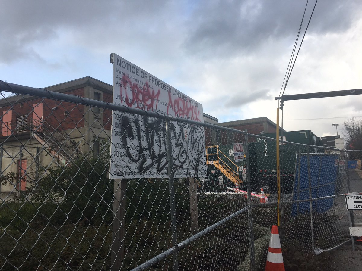 BlocktheBunker's tweet photo. why has the Youth Jail constructed started when the permit hasn't been approved?@kcexec @KCCouncil @kcnews #NoNewYouthJail #HowardSWright https://t.co/BcWIHWCh5u