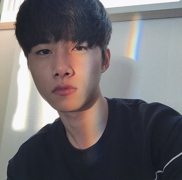 mbiw_'s tweet photo. ดีใจที่ได้เจอนายในซีรี่ย์เรื่องนี้นะ ฮือ..ตกหลุมรักเข้าแล้วสิ 
เราจะรอนายมีซีรี่ย์อีกนะ เอาบทพระเอกด้วยรู้ป่าว😭 #SolomonsPerjury #Seojihun https://t.co/tA2HD4EE5D