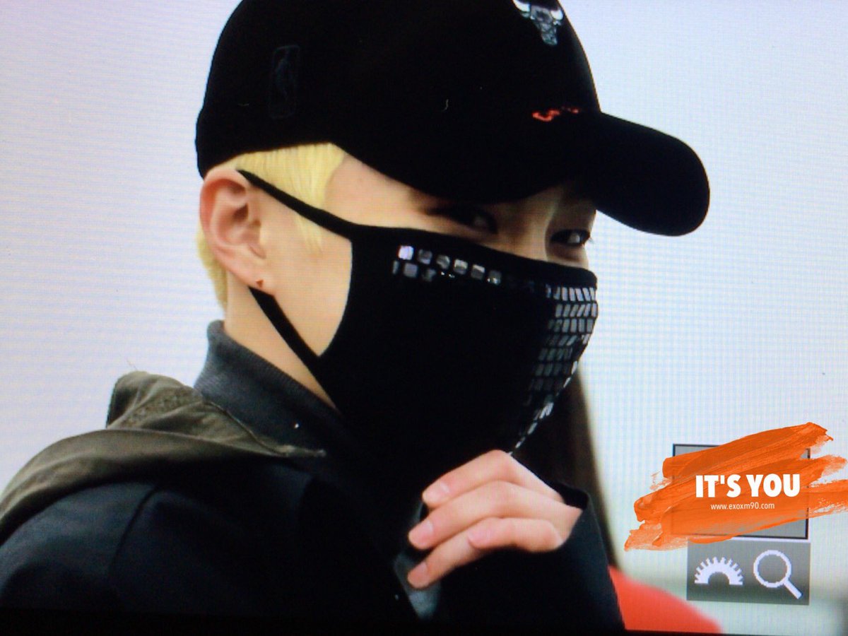 XiuminThailand's tweet photo. [PREVIEW] 170212 XIUMIN @ HKG 🛫

หลังจากแสดงคอนเสิร์ตจบ ตอนนี้ซิ่วหมินและ EXO กำลังเดินทางกลับเกาหลีค่ะ สู้ๆนะคะ💕
Cr.exoxm90com https://t.co/c9Vb5KJxwu