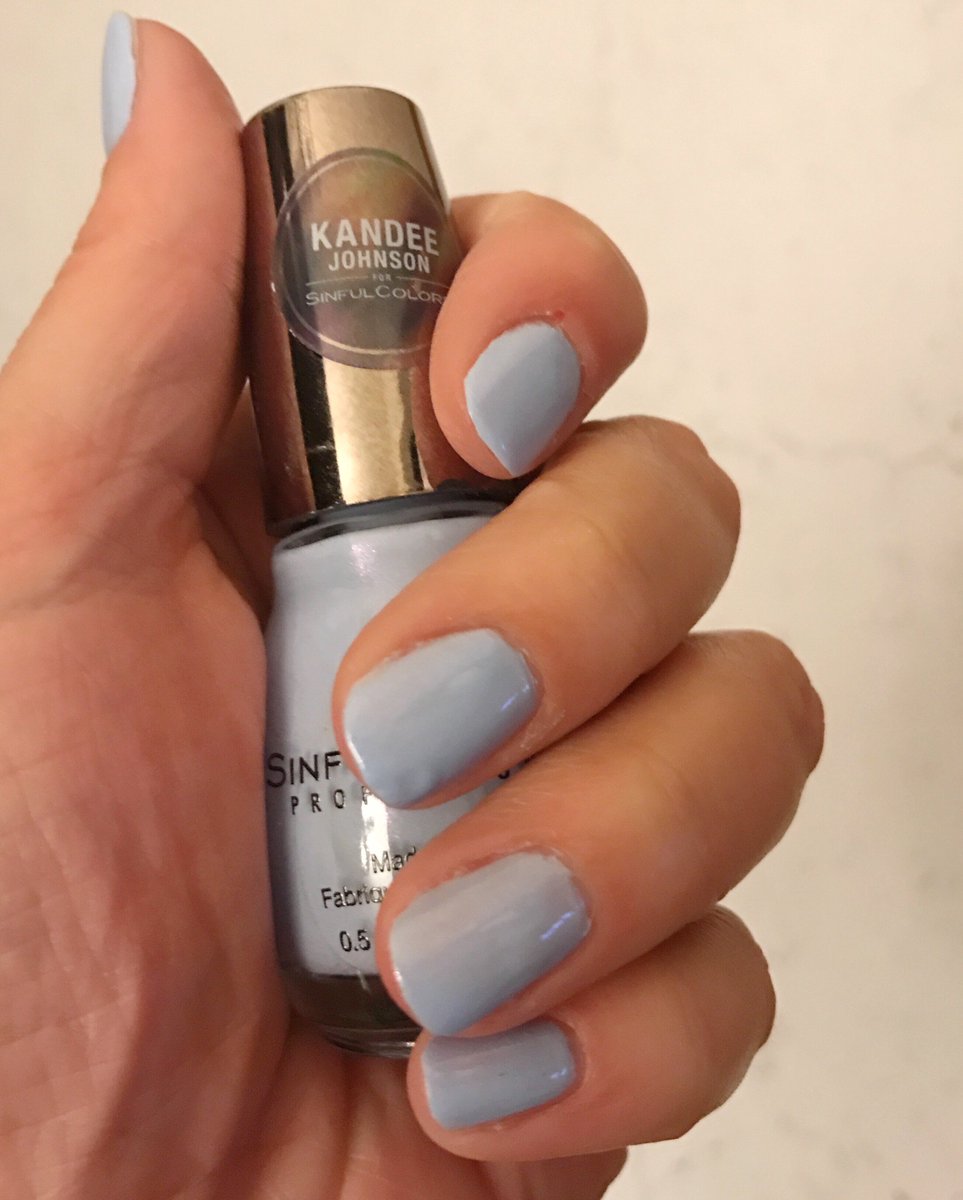 sometimesmade's tweet image. It's not quite Spring yet, but my #SCKandee by #sinfulcolors mani says otherwise! Thanks @influenster #contest