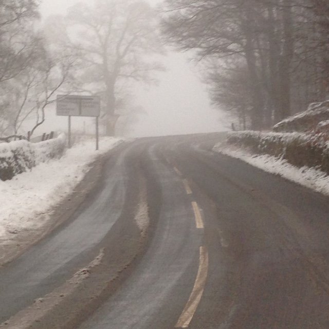 HathersageSNT's tweet photo. Road Conditions on #B6521 #Grindleford to #Longshaw road that meets #A6187 #Hathersage to #Sheffield road. #Snow #Fog ❄️🌨️ #takecare https://t.co/kqSHYo2AUR