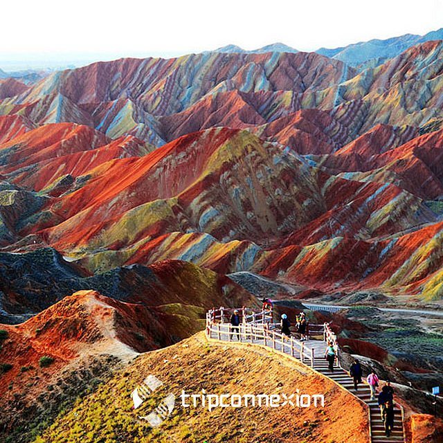 TripConnexion's tweet photo. Savez-vous dans quel pays se trouve ce parc géologique aux formations rocheuses mutlicolor… https://t.co/4ITAAUcPdq https://t.co/Mv9sU7iWn6