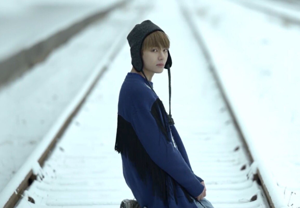 DSD_twt's tweet photo. Me when i see taehyung on the train tracks #BTS #You_Never_Walk_Alone #Springday #Taehyung #Siditae https://t.co/D3Ik7dCorw