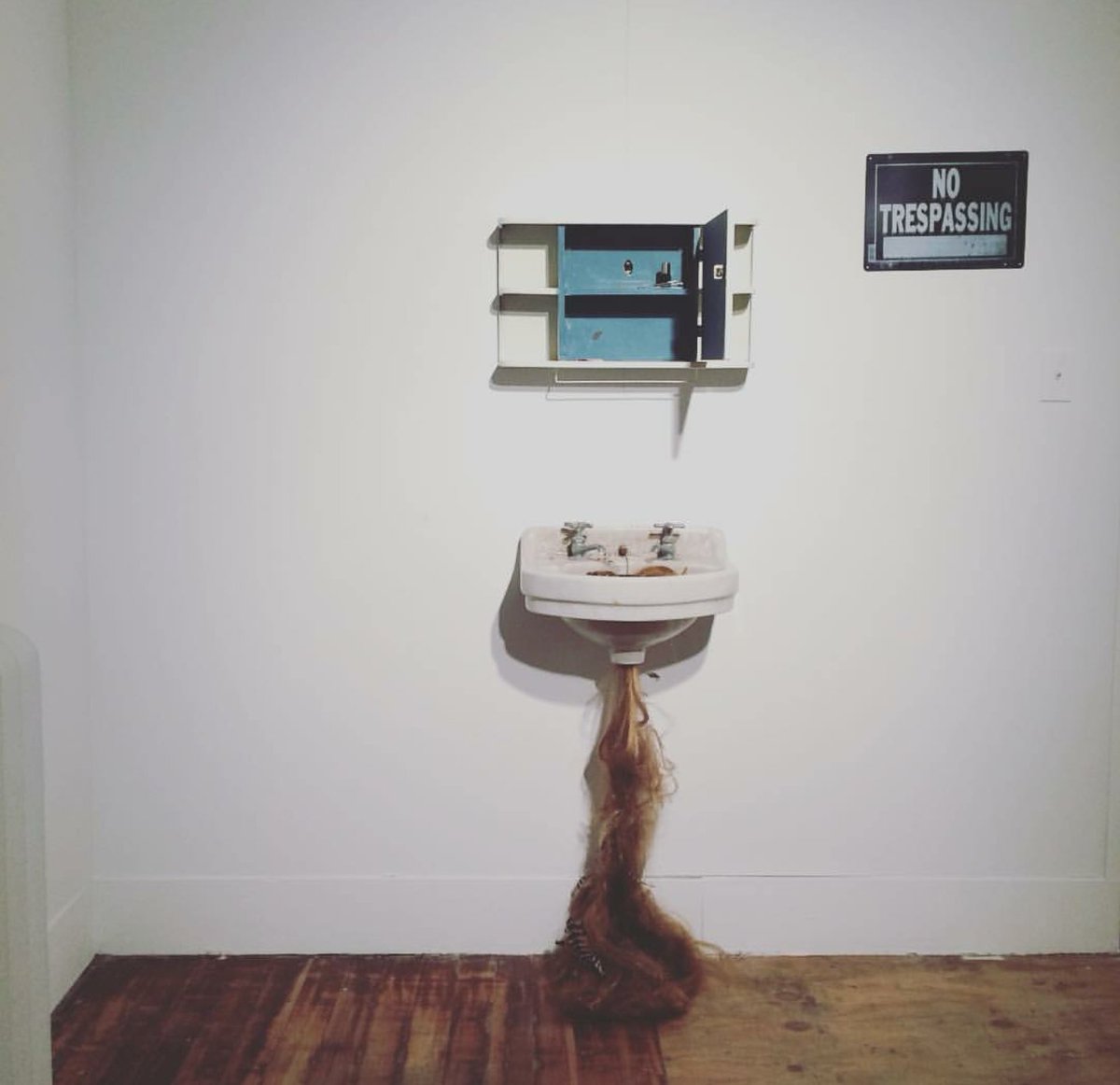 DEMO__Project's tweet photo. Emily Bivens at DEMO Project. π #EmilyBivens #EmilyWardBivens #DEMOProject #DEMOProjectspace #contemporaryart https://t.co/VHI8yYpzF0