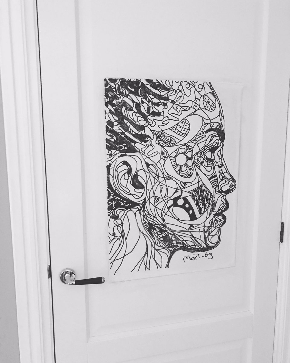 DutchMartin's tweet photo. #kitchendoordrawing #artwork love to do this on a snowy Sunday #creativityrules #hopemysonlikesit 🙃 https://t.co/bj23EVWVmK