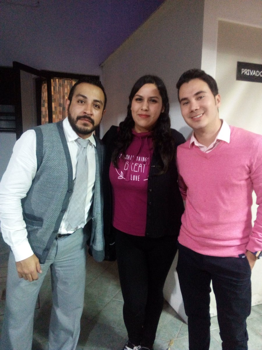 SoyKarlyTD's tweet photo. Les súper recomiendo @LosFernandezTC INCREÍBLE,de principio a fin,no hubo momento en el q no riera.Muchas felicidades 👏👏👌😂🙌  @luisfer_lucho https://t.co/zFySfjpZoB