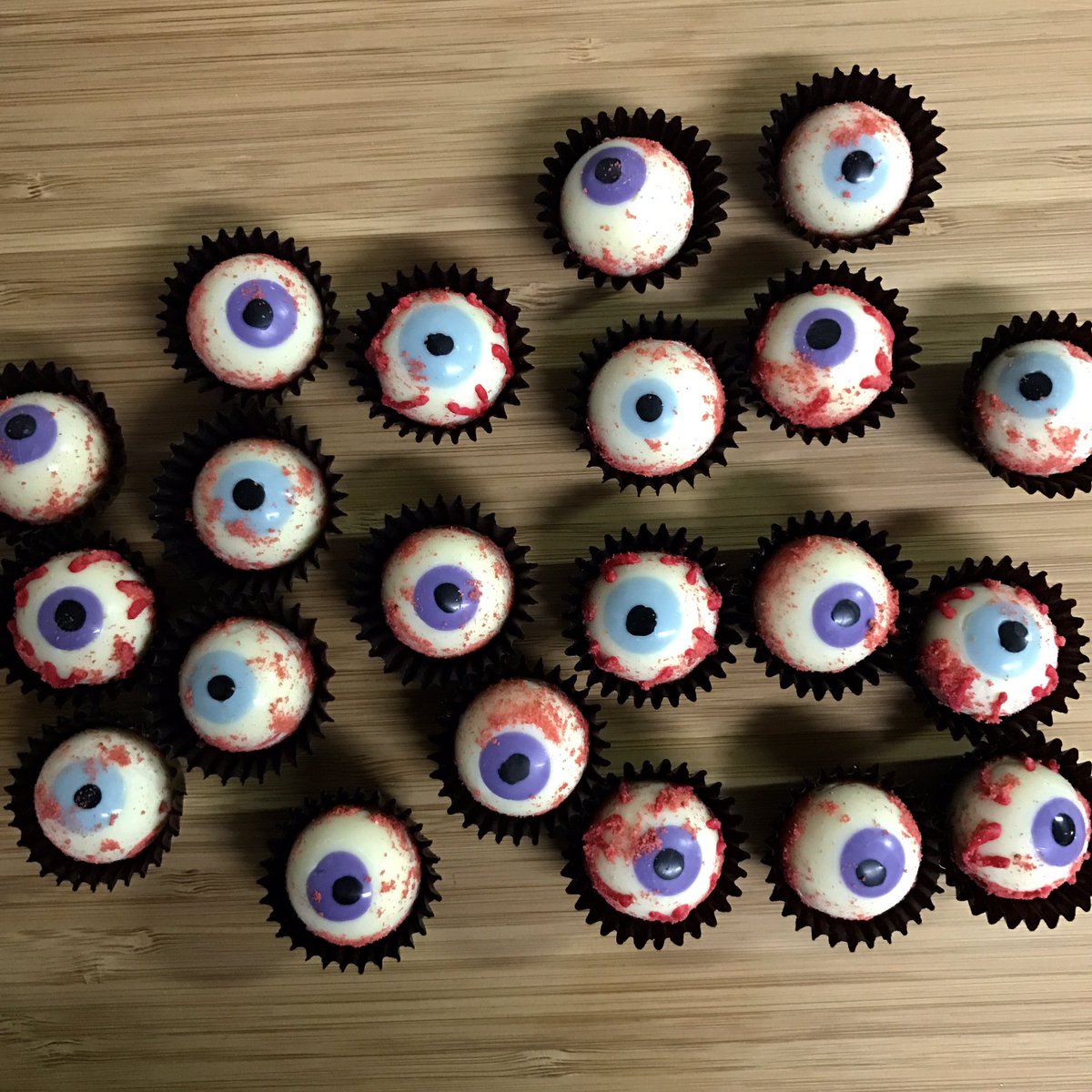 Makyu בטוויטר そして今年はグロ可愛い目玉チョコ作ったよ いちごチョコボール入り みんなの反応楽しかった Ww Bro様 すみちゃん義眼party 笑 Brothels 手作り 目玉チョコ バレンタインデー Makyu בטוויטר そして今年はグロ可愛い目玉チョコ作ったよ いちごチョコボール入り みんなの反応楽しかった Ww Bro様 すみちゃん義眼party 笑 Brothels 手作り 目玉チョコ バレンタインデー