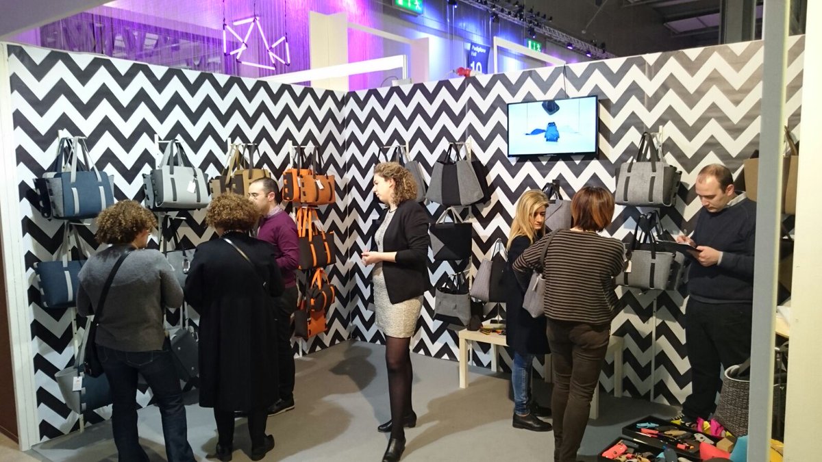 JoyItaliaof's tweet photo. @TheBagShow Vi aspettiamo allo Stand E04 nel Pad. 10

#Mipel #joy #bags #lifestyle #fieramilano #moda #fashion #fall #winter #collection https://t.co/N2b1d8mU0j