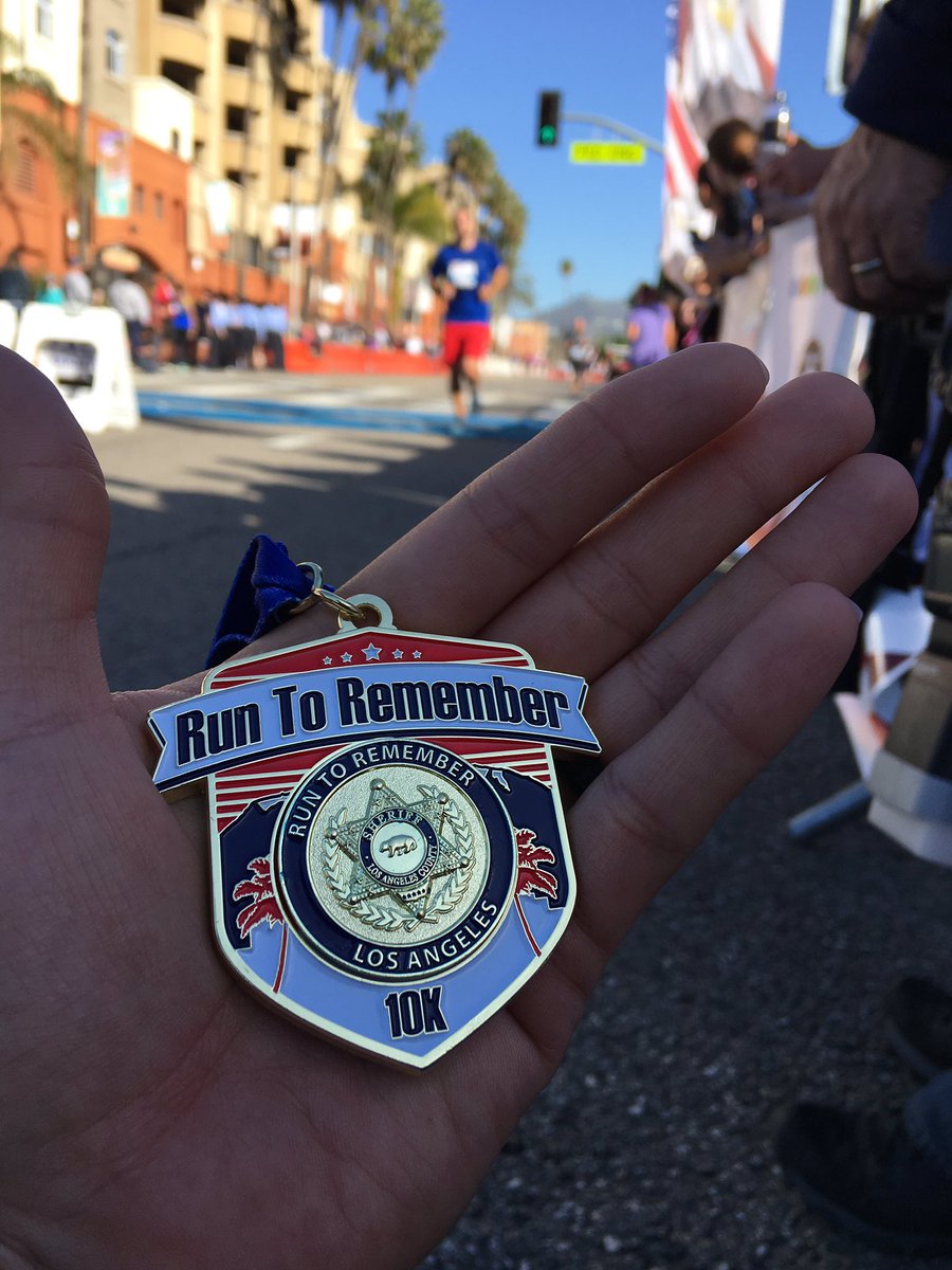 LASDSara's tweet image. First 10K of the year ✔️&amp;amp; finished! @lasdNicole #RunToRememberLA #Igotyoursixalways