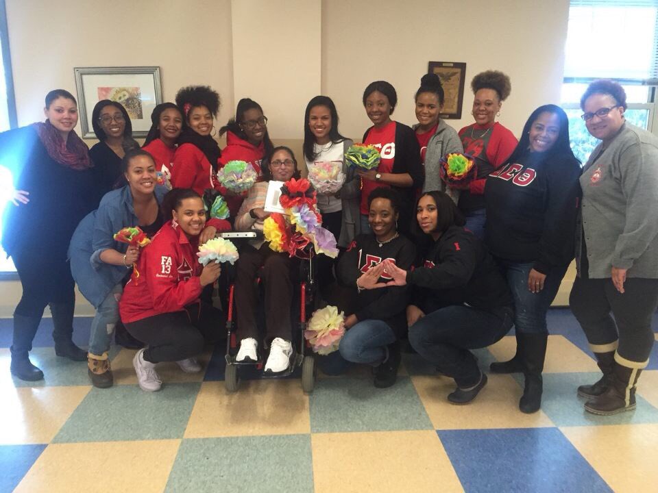 Beautiful day of service doing Arts &amp; Crafts with the residents at the Boston Home! ❤️🐘🔺
📸: SPR90|SPR94|SPR95|SPR00|SPR01|SPR08|FA13|FA16
