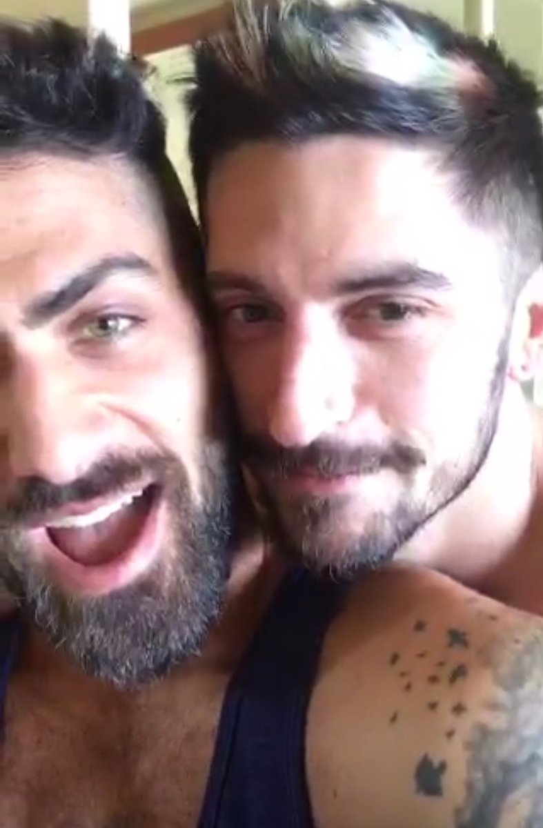 ramzi_fans's tweet photo. G'day #RamziFans your #SexySunday forecast is sunny ☀️ with a better-than-average chance of a #cuddlecast 🐶❤🐺❤🐕 https://t.co/92IF0KhCpw