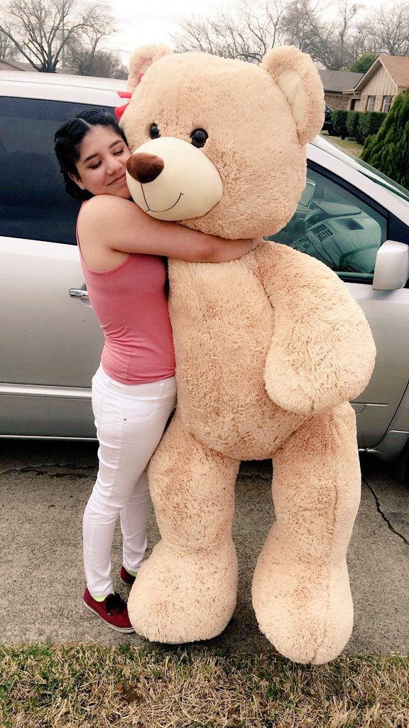 embenesa's tweet photo. My early Valentine day from someone special ❤👑🐻 https://t.co/VYOe0a0cry