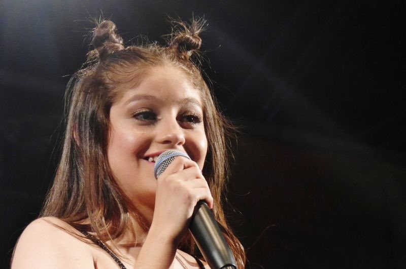 SmileForKarol's tweet photo. Sabes que me emociona mucho esto... te sigo desde el principio y ver todo lo que lograste me pone tan feliz @karolsevilla https://t.co/pjtFT6pcjR