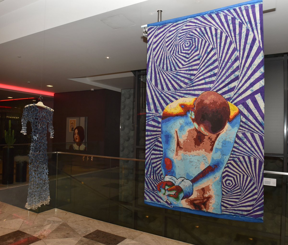 Festival Sergilerimizden "Kabul Etme" Dolunay May küratörlüğünde Le Meridien Etiler'de açıldı. Ay sonuna kadar ziyaret edilebilir.