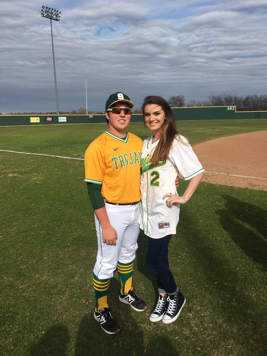 Lcasttty tweet media