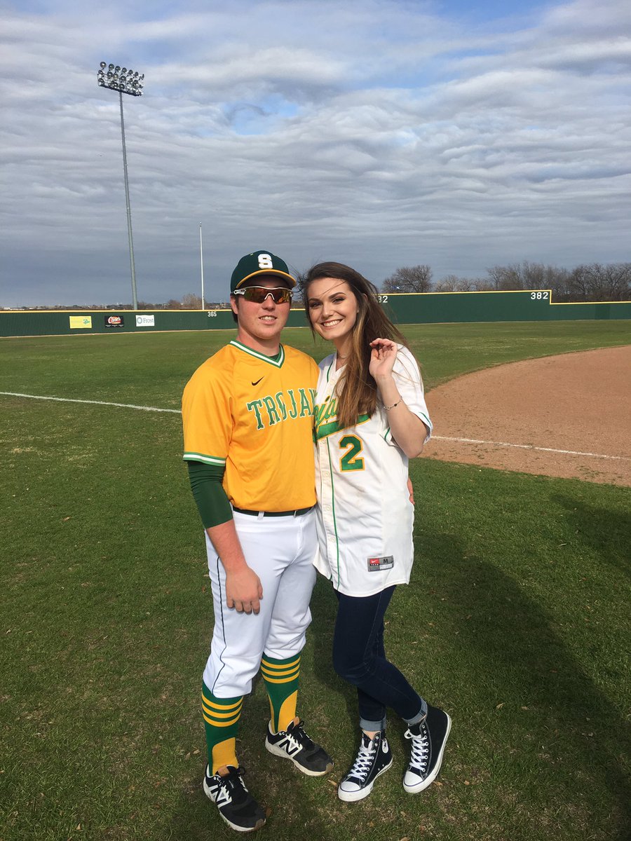 Lcasttty tweet media