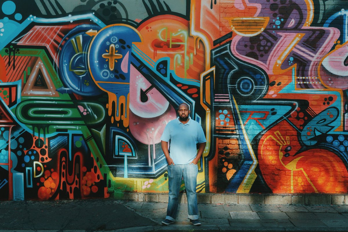 UnscramblAfrica's tweet image. @Choolips &amp;amp; @joshkisamwa on the colourful streets of Johannesburg, SA. #UnscramblingAfrica