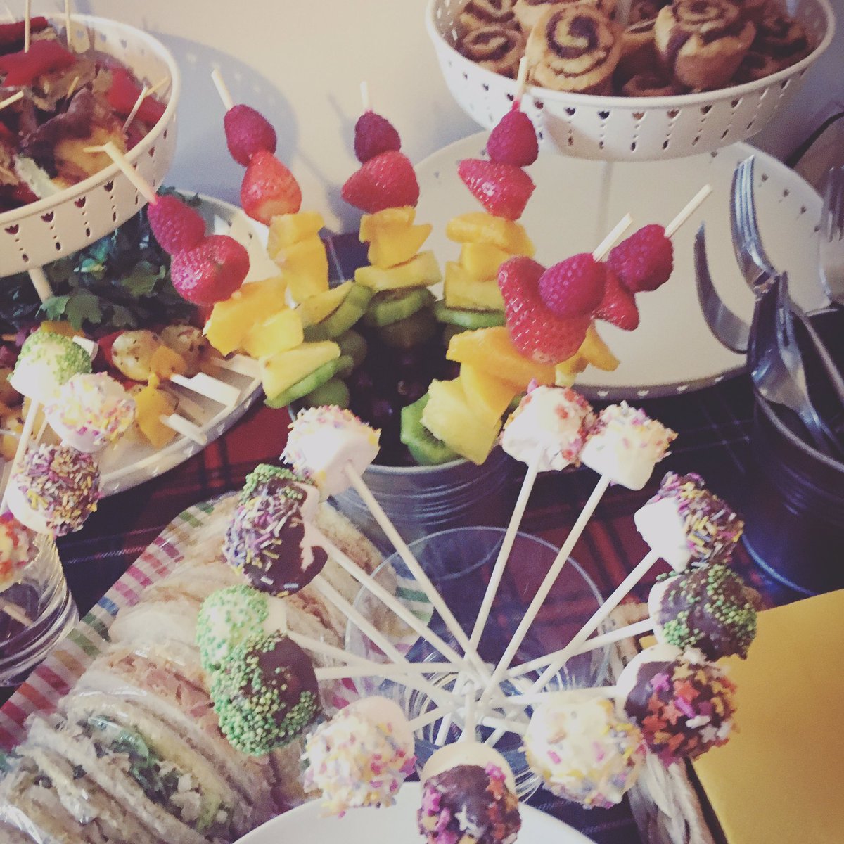 bloominkitchen's tweet photo. #funwithfood #partytime #homecooked #kids #birthdayboy https://t.co/AYdILZ2Oku