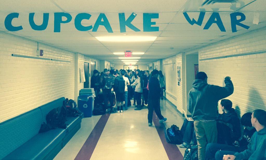 STEM_KeyClub's tweet photo. Enjoy this throwback in honor of #CupcakeWars2k17 starting tomorrow! Photo courtesy of @dunntweets https://t.co/iQus4VZxok