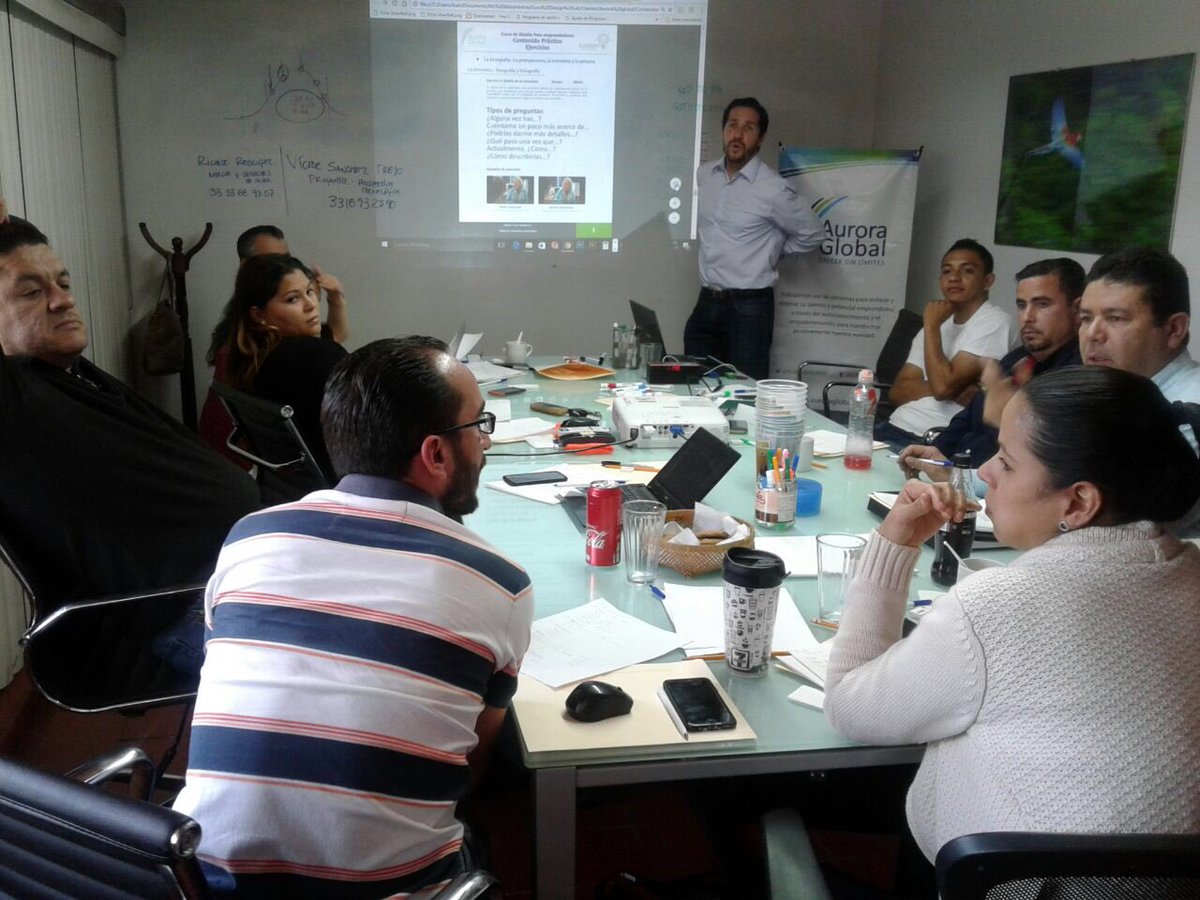 AuroraGlobalMX's tweet photo. Segundo día de trabajo en el bootcamp de la #IncubadoraEcoheat. Construyendo negocios #sustentables. #Emprendimiento https://t.co/VUcuppBLo8