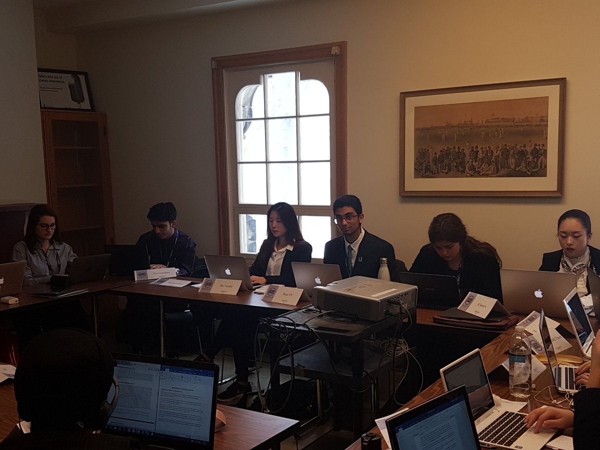 SyedSocSci's tweet photo. #RHSSatUTMUN ending conflicts, containing Ebola, conquering kingdoms -  while having fun &amp; learning leadership and diplomacy @SocialSciRHSS https://t.co/AFd7uVQ24h