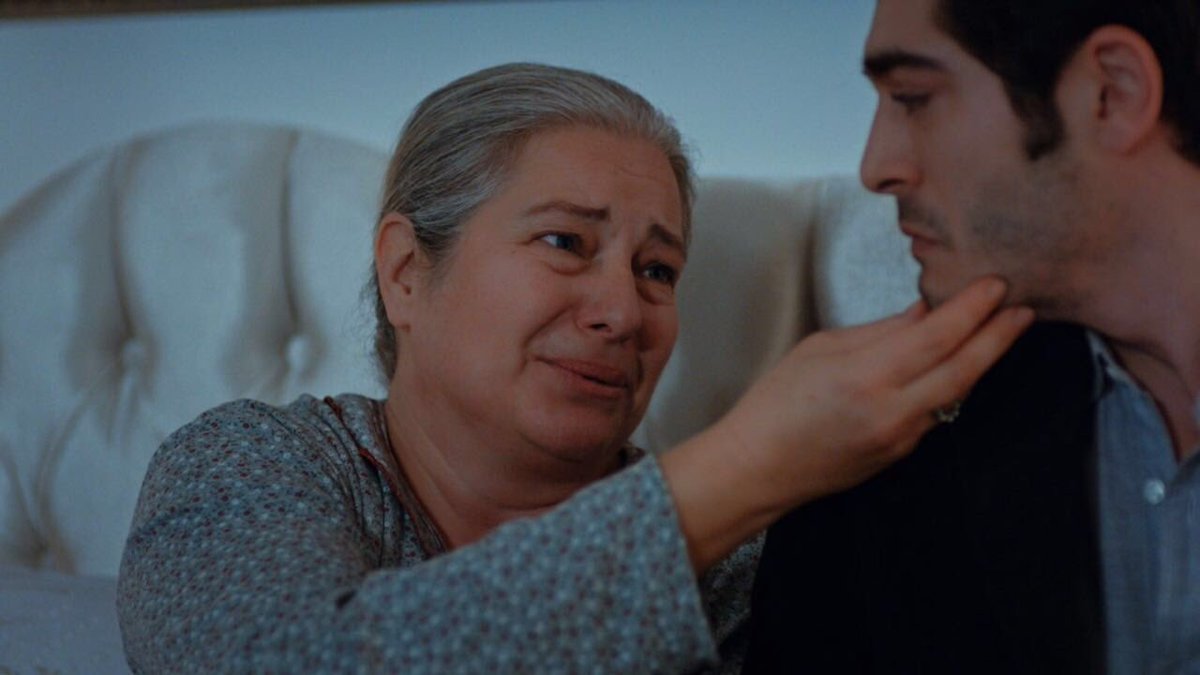 AskLaftanAnlamz's tweet photo. Sen benim biricik torunumsun… #yenibirhayat https://t.co/QT4Tz96QQ6