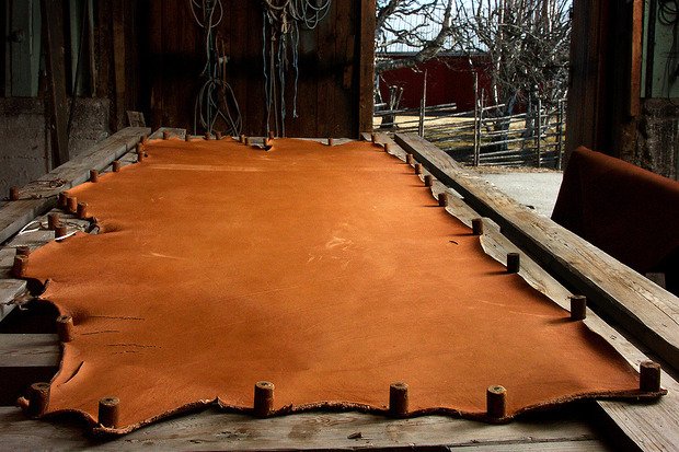 digifabshop's tweet photo. Didn't even know anyone used spruce bark for vegetable tanning. Great article about Böle: https://t.co/OVmDRqU7ej #exploremaking https://t.co/J5oAJfPEmb