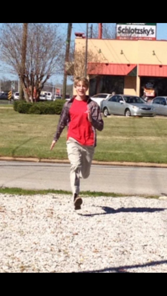 TylerJimmerson's tweet photo. When she says "Come over, my parents aren't home" @drewjimmerson https://t.co/EyJqzZl9MR