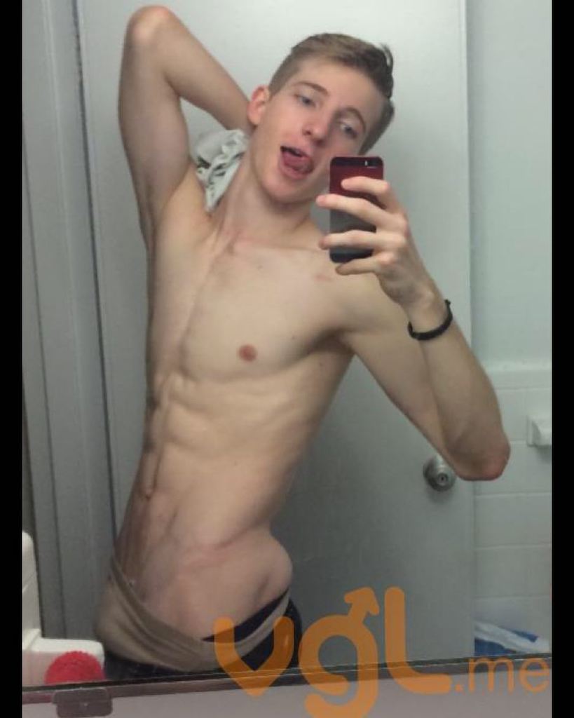 vglapp's tweet image. Find me on VGL, The #1 dating app for Twinks, Twunks, Jocks, and Pups! URL: vgl.me/sdpg Cl… bit.ly/2lyp30c