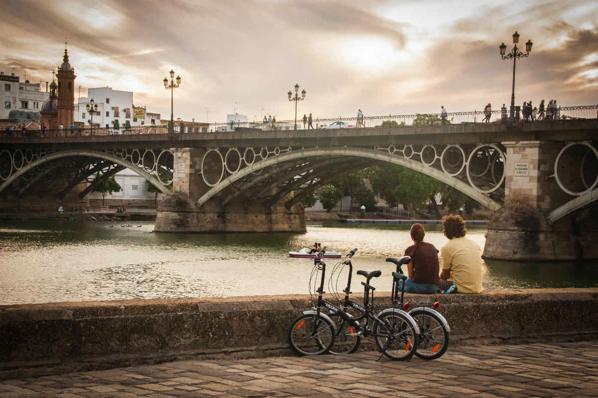 Quierounclick's tweet photo. Entrevista a @Ciclogreen , #movilidad #sostenible en Cuenca 
#sostenibilidad y estupendos #regalos!!
https://t.co/zCc1xT0pv5 https://t.co/CyQhlf5ogU