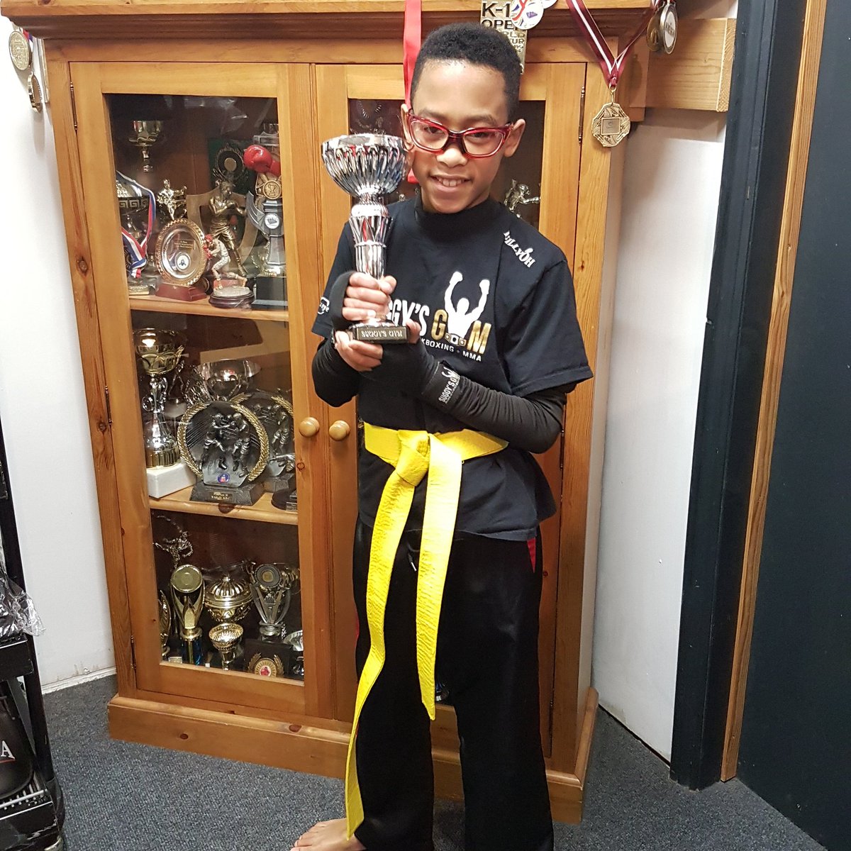 iam_venelly's tweet photo. Yellow belt grading! He did well! Highest grade #trophykid #kickboxing #suggysgym #yellowbelt #mentalstrengthtraininginprogress @suggysgym https://t.co/Lg05JTlmDw