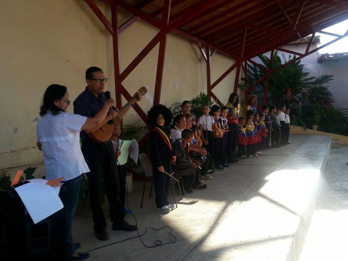 SChiguara's tweet photo. JORNADA ACADÉMICA DE DIFUSIÓN DIDÁCTICA DE LA HISTORIA DE “EL SISTEMA” Módulo "Estado Nueva Esparta https://t.co/WoJr76RkWZ